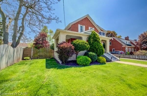 Property Photo:  523 Lowther Street S  ON N3H 1Z4 
