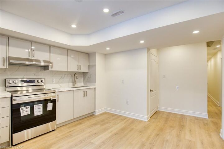 Property Photo:  5557 Oscar Peterson Boulevard Bsmt  ON L5M 0M8 