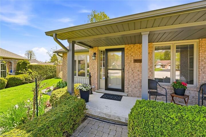 Property Photo: 15 Bayshore Court ON N0A 1N7