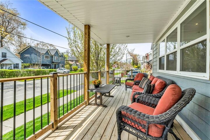 Property Photo:  1043 Shaw Drive  ON L5G 3Z3 