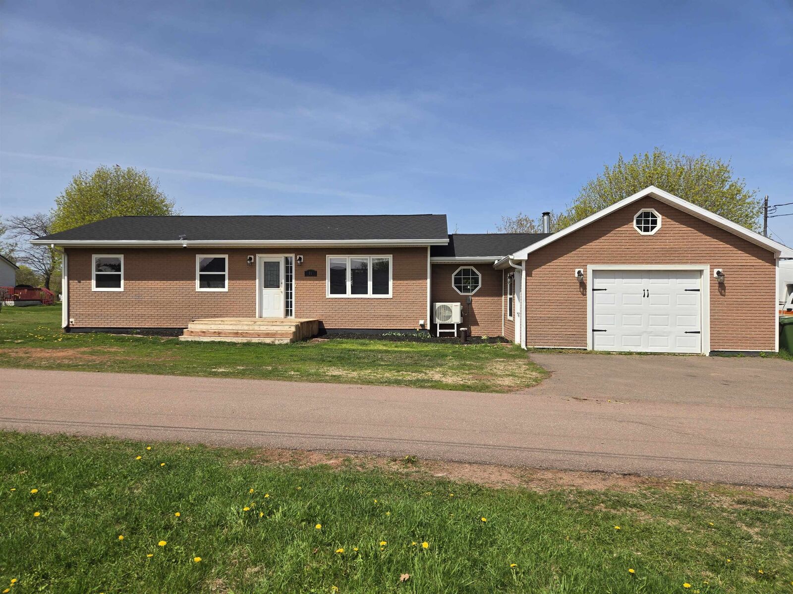 Property Photo:  11 Fraser Avenue  PE C0B 1B0 