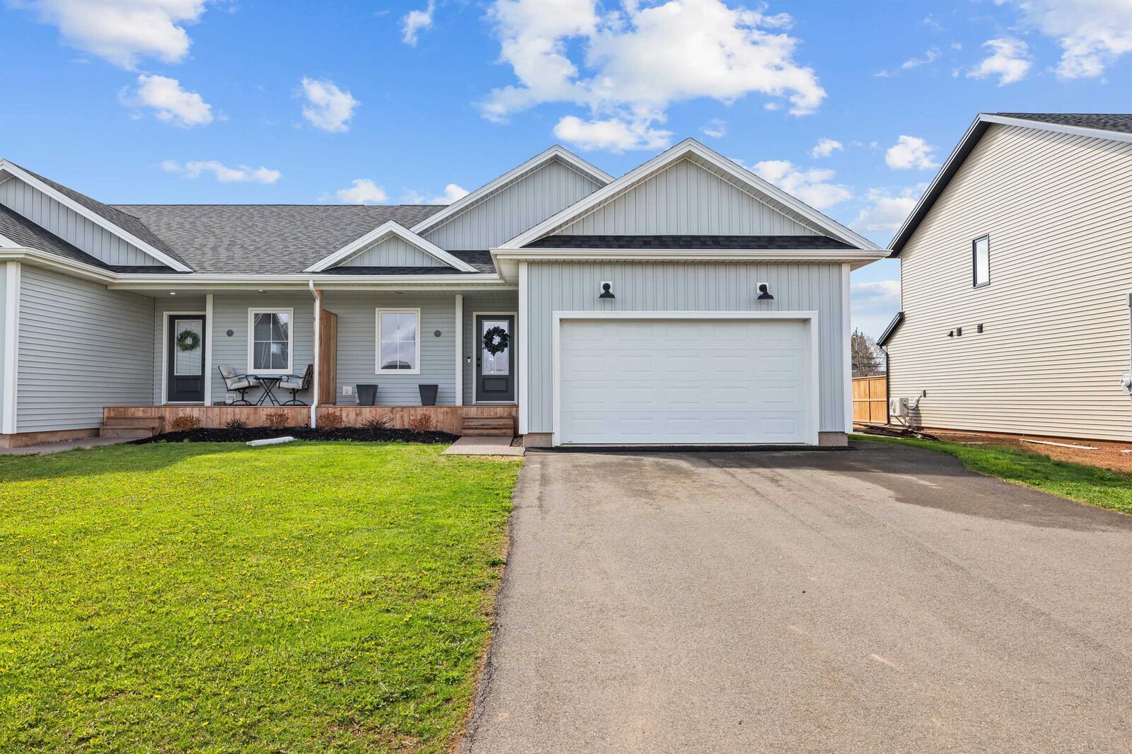Property Photo:  57 Essex Crescent  PE C1E 0G9 