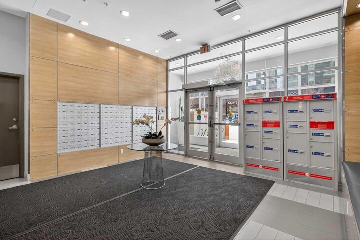 Property Photo:  46 9 Street NE 806  AB T2E 7Y1 