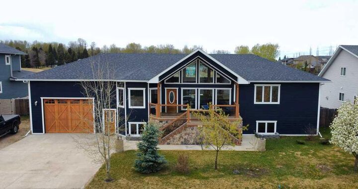 Property Photo: 812 9 Street SE AB T0G 2A3