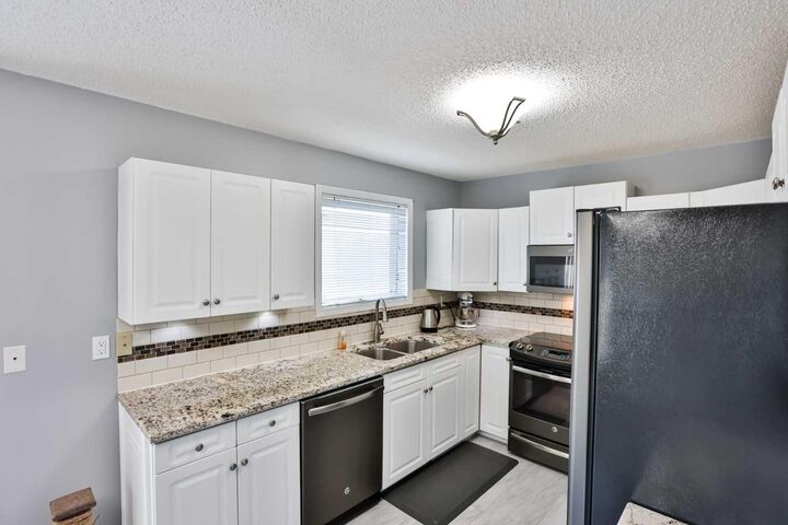 Property Photo:  243 N 200 W  AB T0K 2S0 