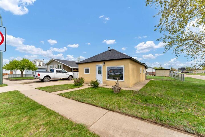 Property Photo:  837 Main Street S  AB T0J 2P0 