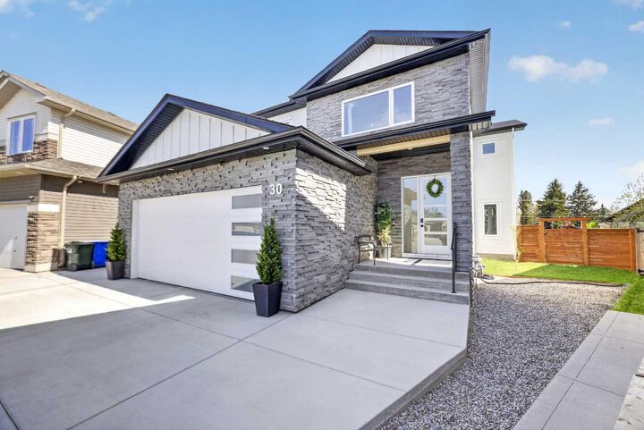 Property Photo: 30 Silverstone Place AB T0M 0W0