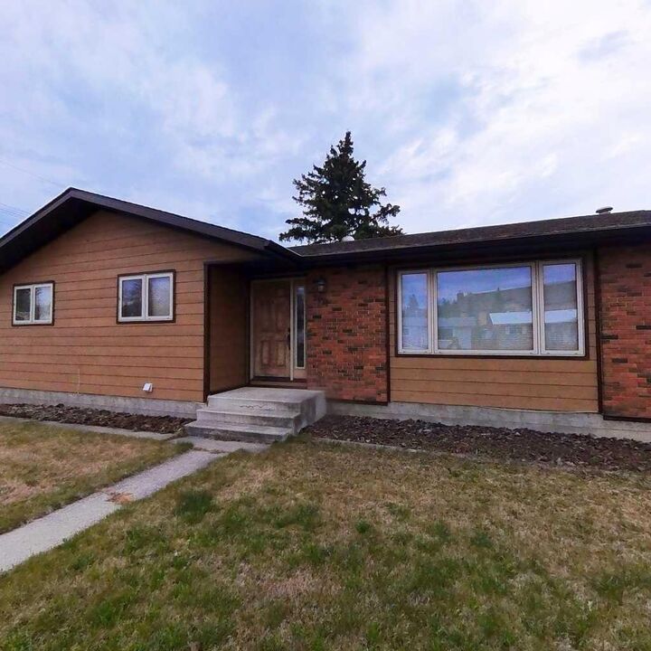 Property Photo: 5411 51 Avenue AB T4T 1E8