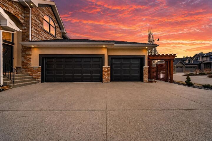 Property Photo:  2621 Evercreek Bluffs Way SW  AB T2Y 4P5 