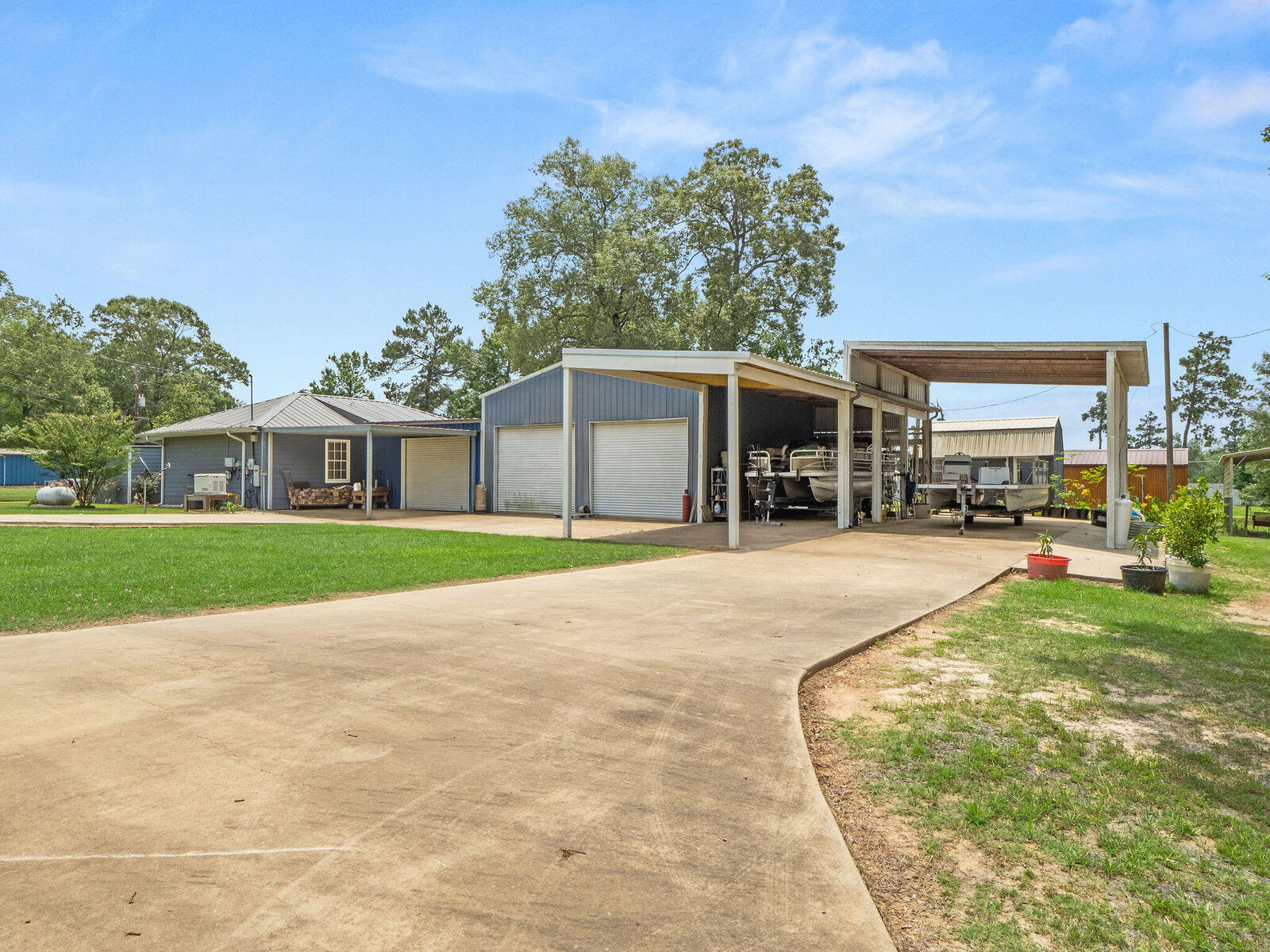 Property Photo:  60 Don  LA 71449 