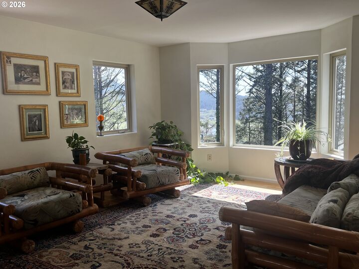 Property Photo: 94404 Linda Ln OR 97444