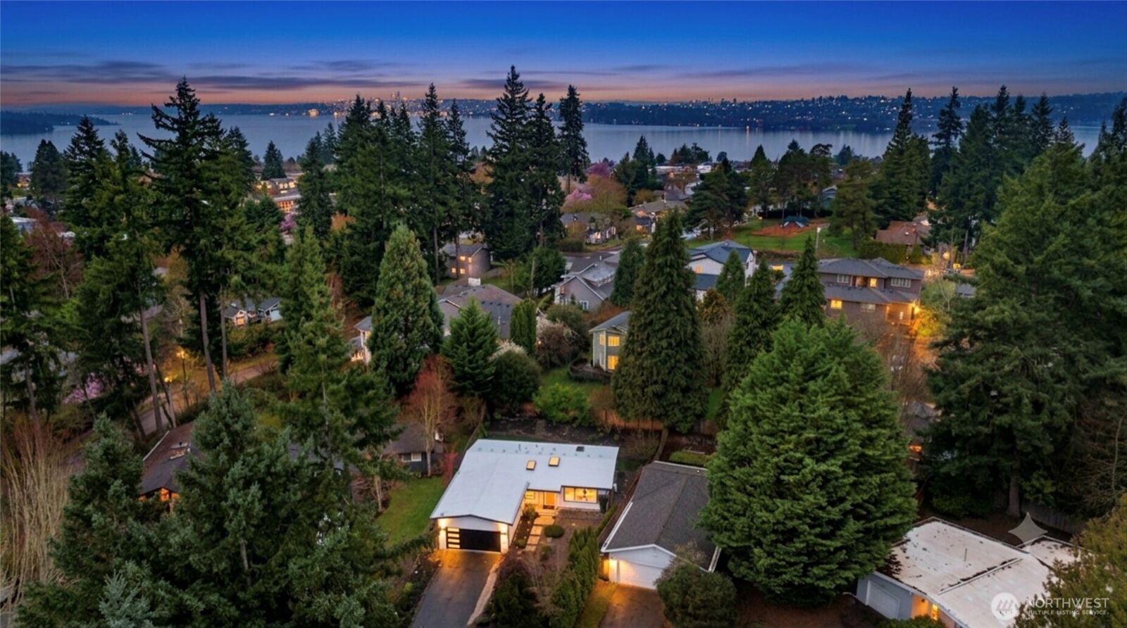 Property Photo:  1513  3rd Place  WA 98033 