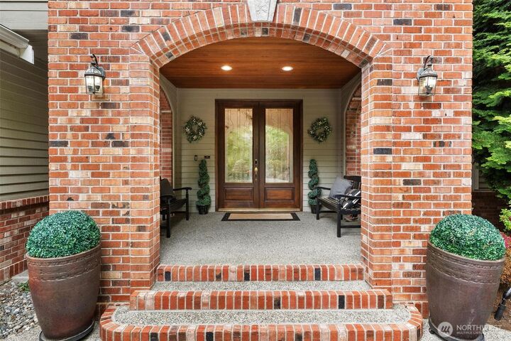 Property Photo: 13427 64th Avenue W WA 98026