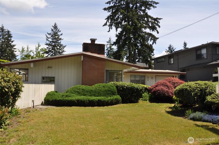 Property Photo:  632  164th Place NE  WA 98008 