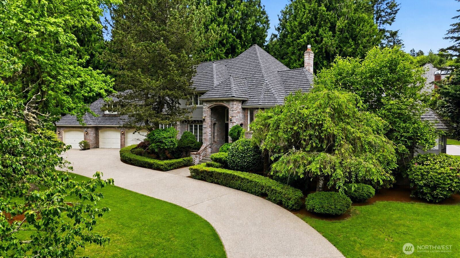 Property Photo:  7214  204th Dr  NE  WA 98053 