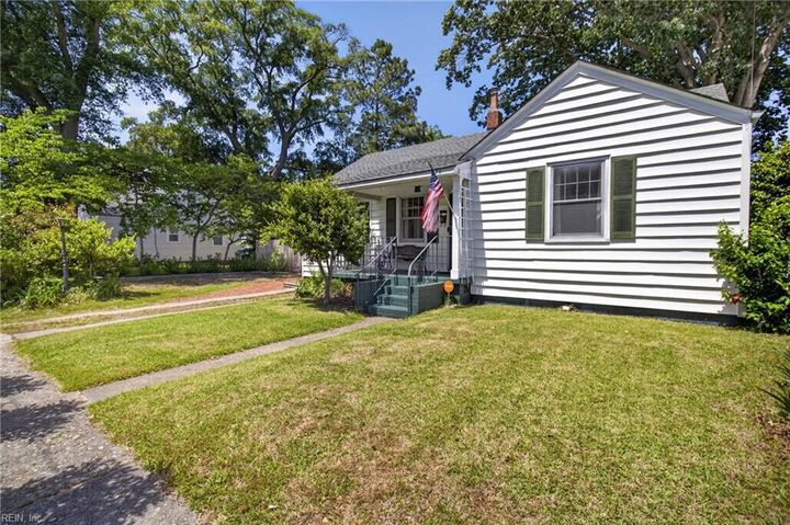 Property Photo:  170 W Randall Ave  VA 23503 