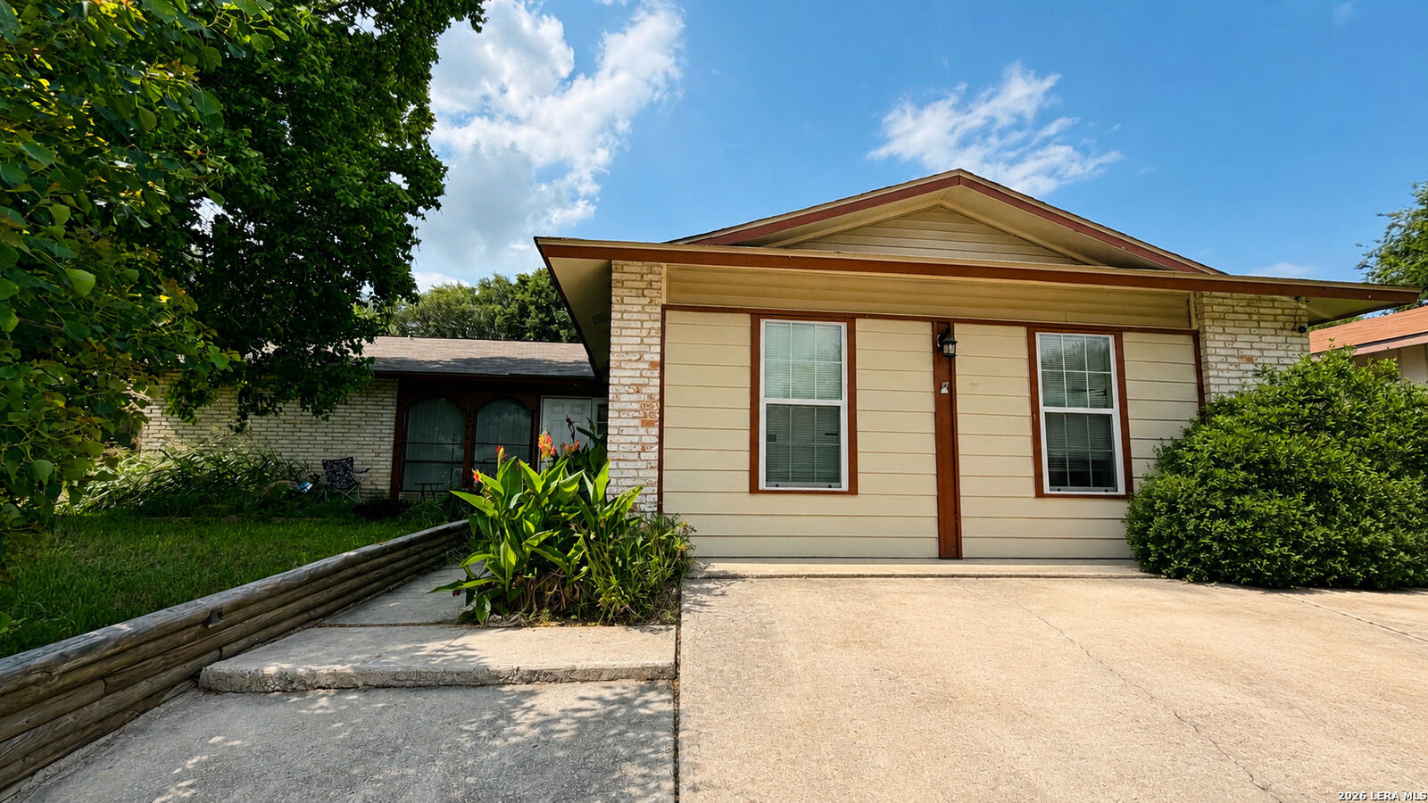 Property Photo: 5935 Misty Lake St TX 78222