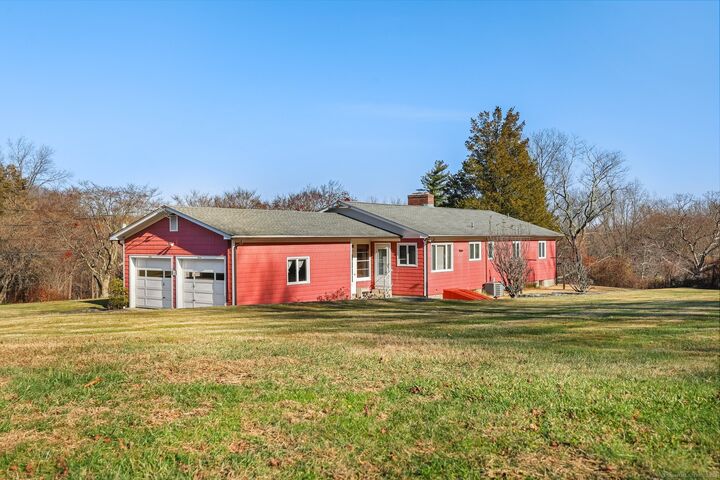 Property Photo:  67 Barclay Drive  CT 06903 