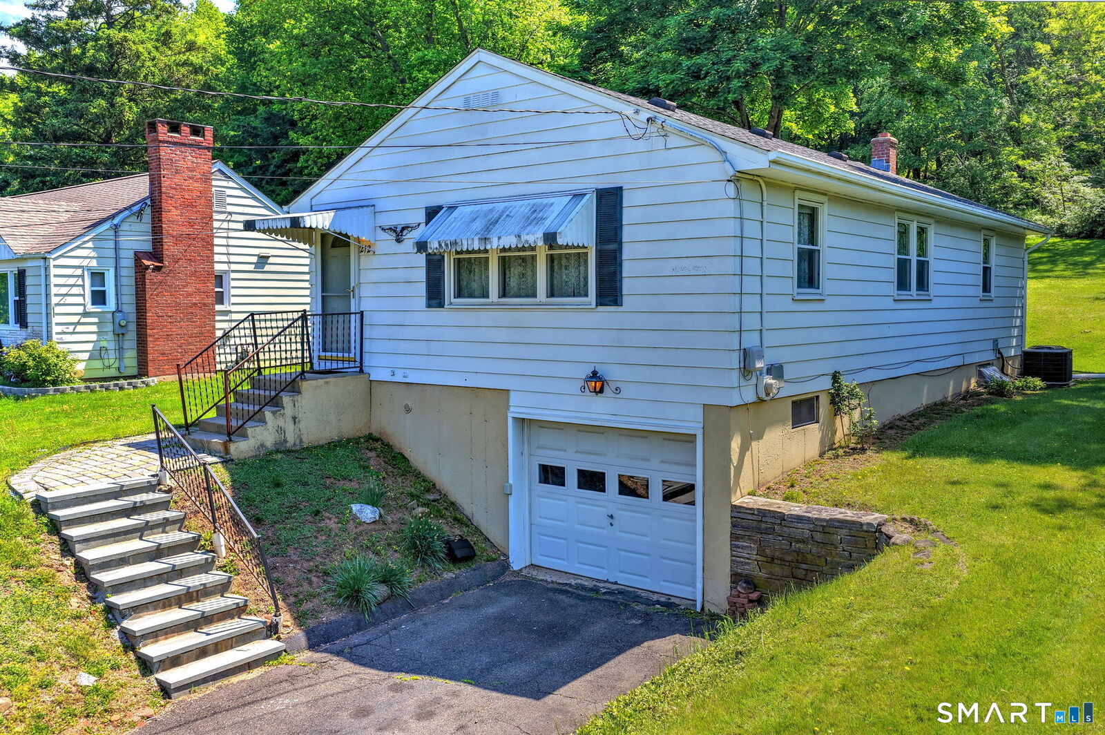 Property Photo: 212 Swain Avenue CT 06450