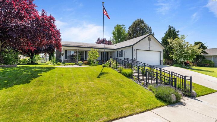 Property Photo: 4110 Hilltop Dr WA 99301