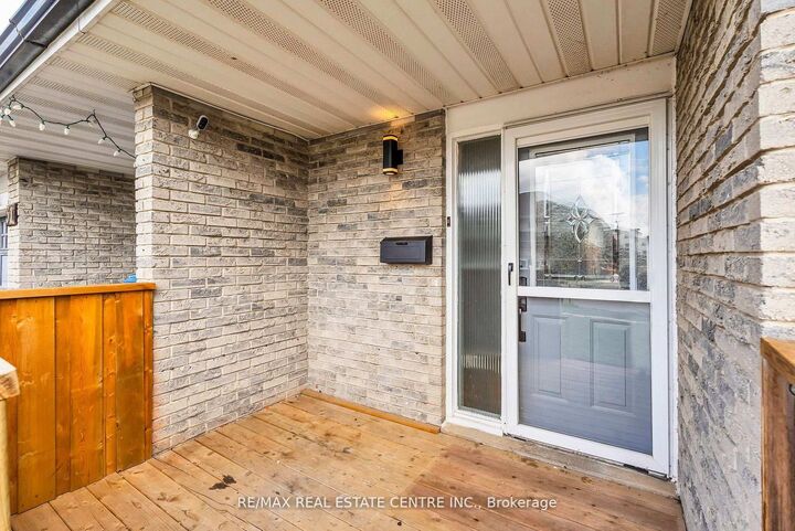 Property Photo: 33 Fourth Avenue ON L9W 3S7