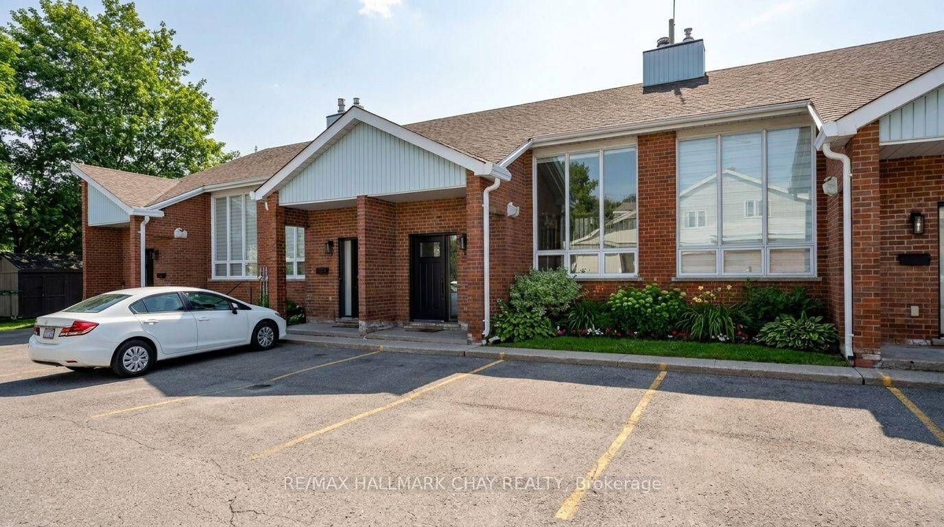 Property Photo: 355 Blake Street 3 ON L4M 1L1