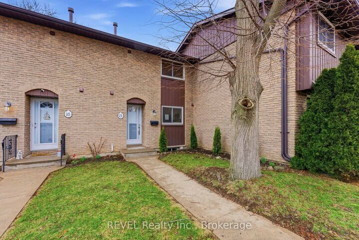 Property Photo: 151 Linwell Road 15 ON L2N 6P3
