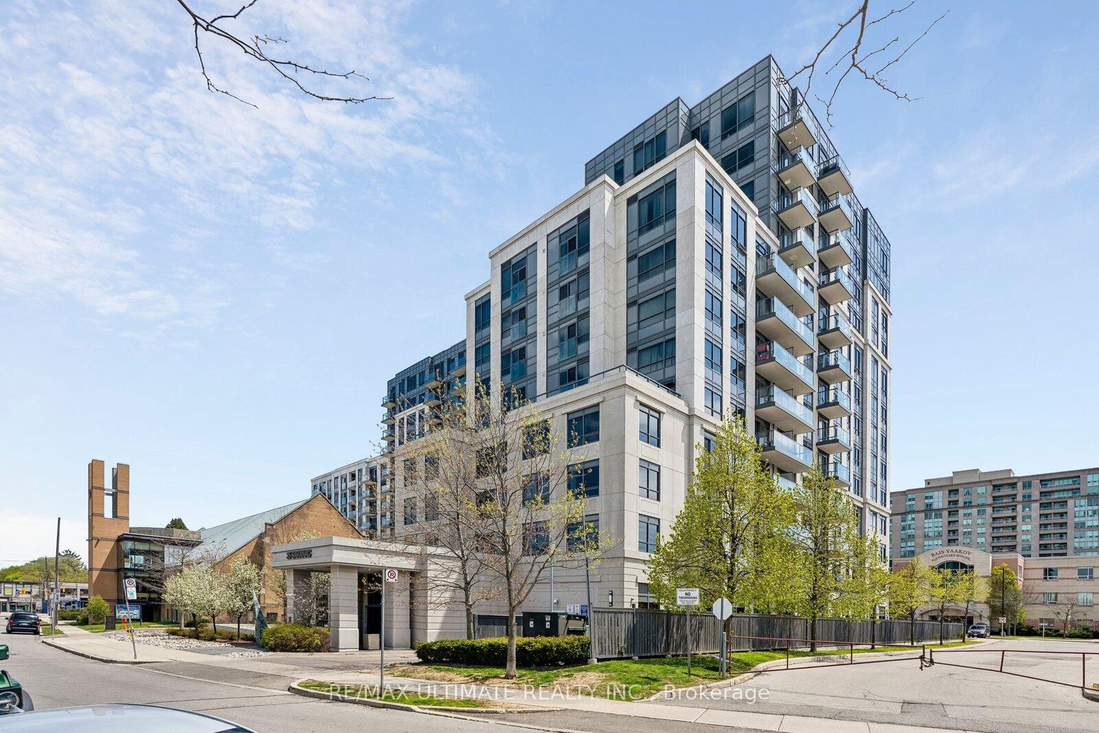 Property Photo: 35 Saranac Boulevard 308 ON M6A 2G4