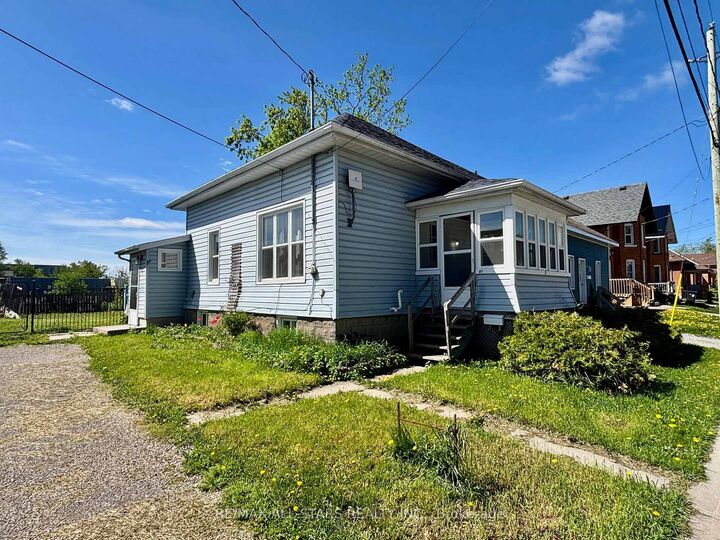81 Durham Street W — photo 1
