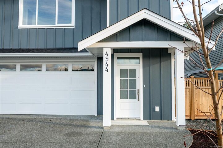 Property Photo:  4544 Suncrest Rd  BC V9T 0M6 