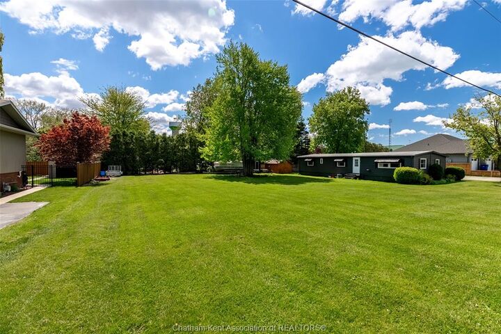 Property Photo:  7 Taylor Street  ON N0P 1L0 