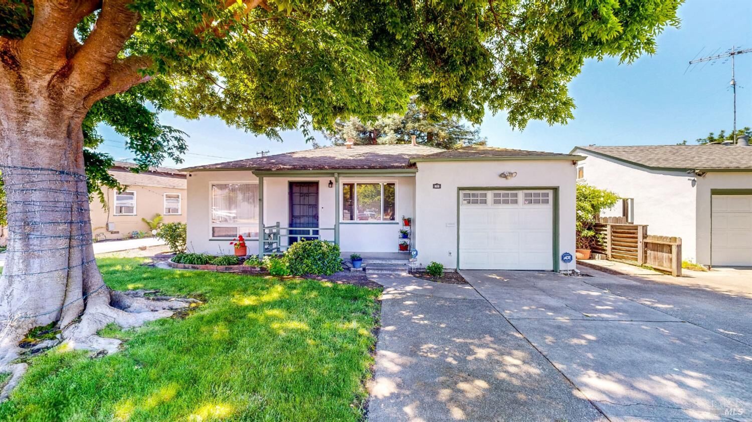 Property Photo:  809 Maple Avenue  CA 94591 