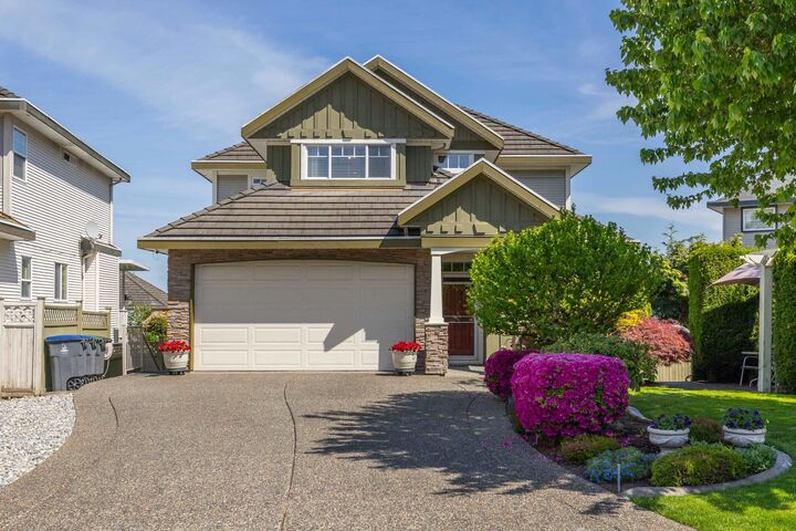 7250 147A Street — photo 1