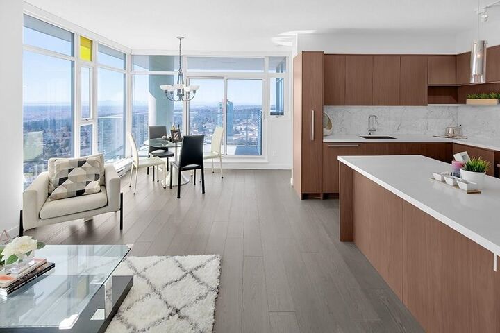 Property Photo: 6588 Nelson Avenue 3605 BC V5H 0E8