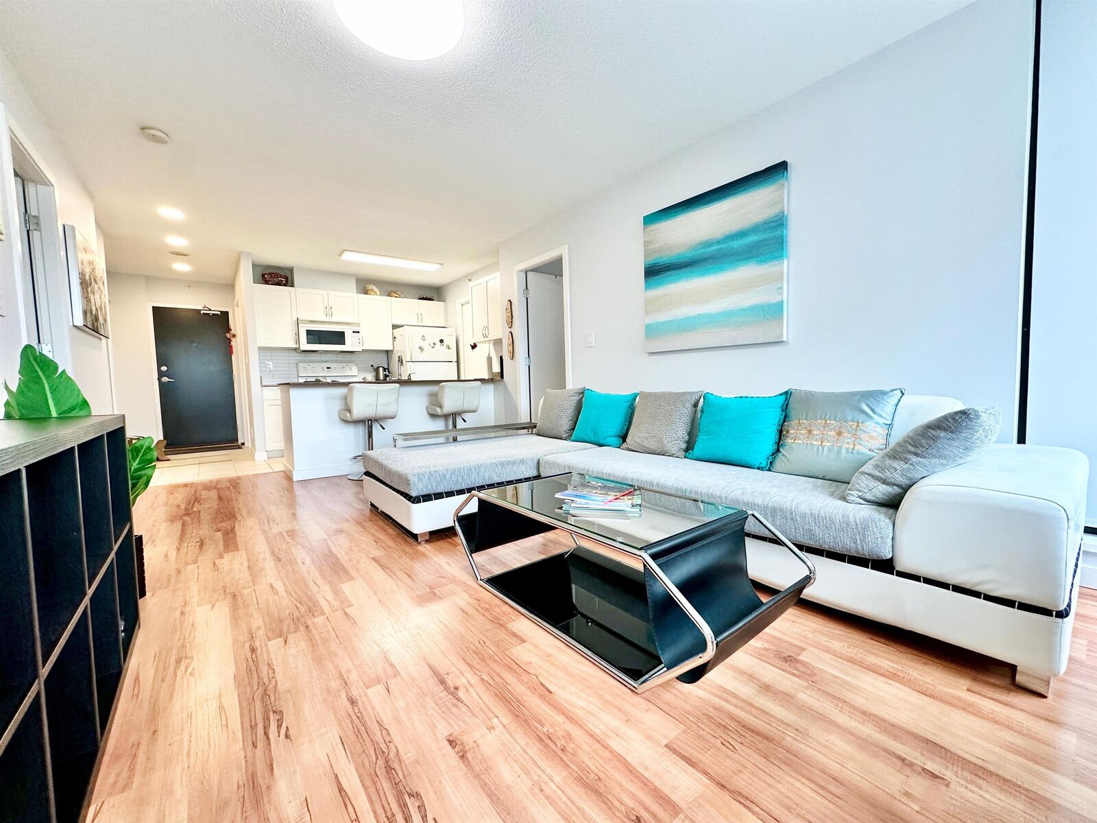 Property Photo:  933 Hornby Street 608  BC V6Z 3G5 