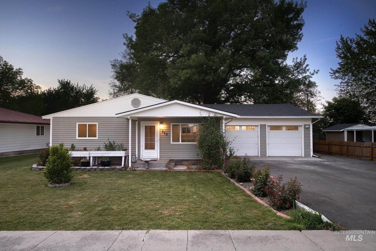 Property Photo: 252 SE Boulevard ID 83655