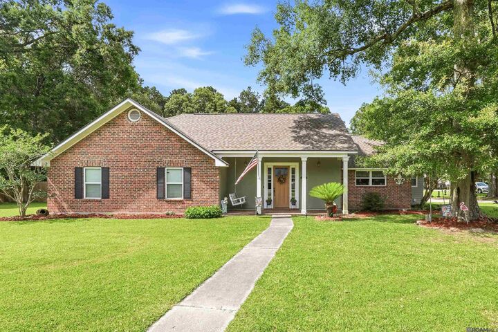 Property Photo: 16777 Buckner Dr LA 70739