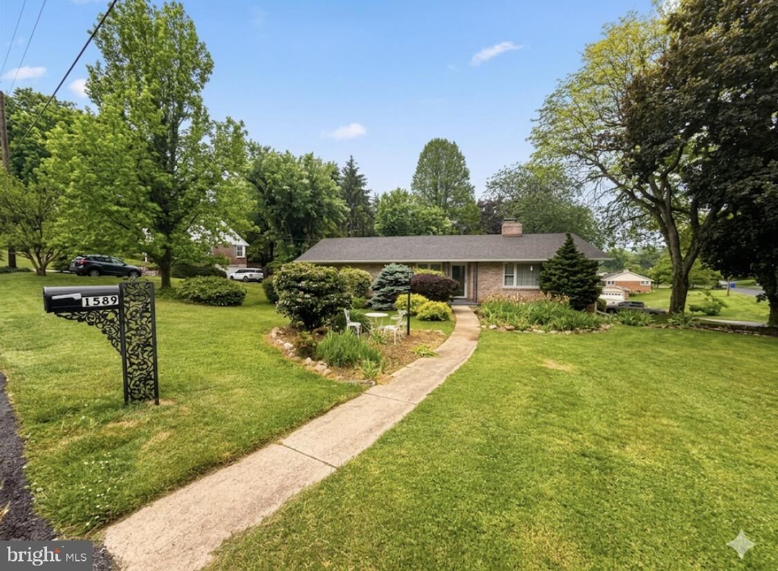 Property Photo:  1589 Hollywood Parkway  PA 17403 