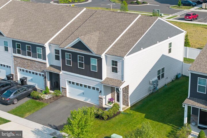 Property Photo:  10 Roberta Way  NJ 08055 
