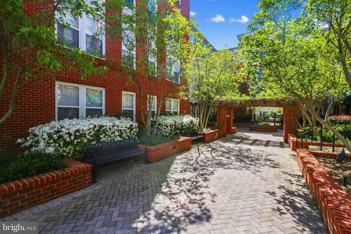 Property Photo:  2665 Prosperity Avenue 447  VA 22031 