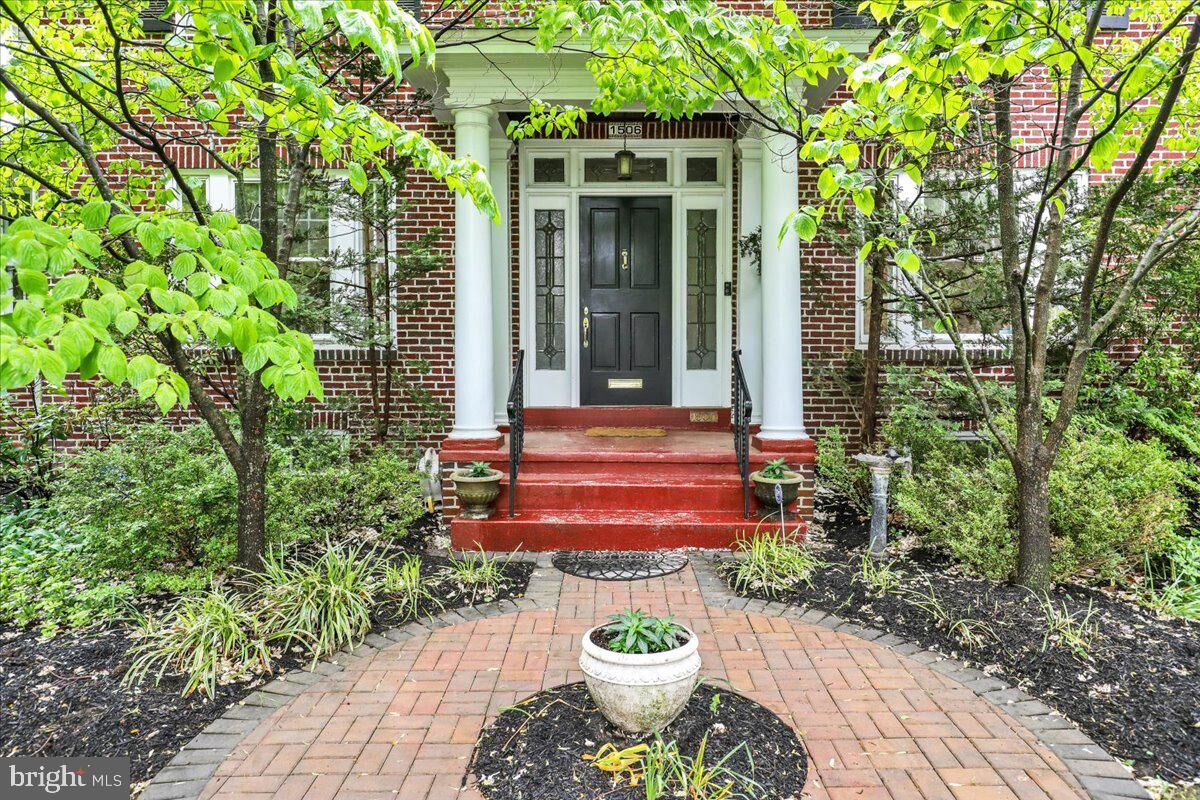 Property Photo: 1506 Dauphin Avenue PA 19610