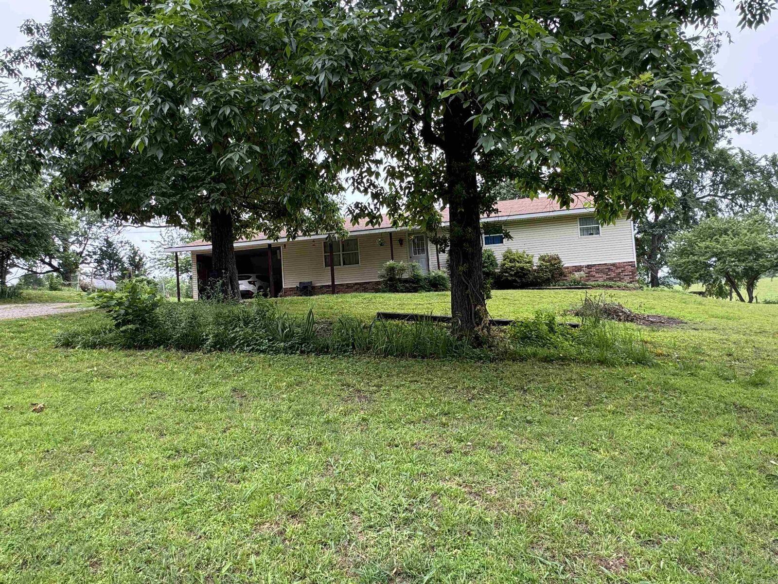Property Photo:  687 Cr 472  AR 72454 