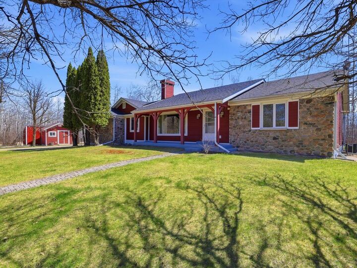 Property Photo:  71 St Raymond Road  MB R5H 1C1 