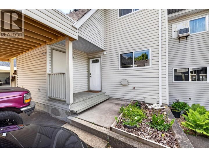 Property Photo:  2221 5 Avenue Northeast  BC V1E 2J9 