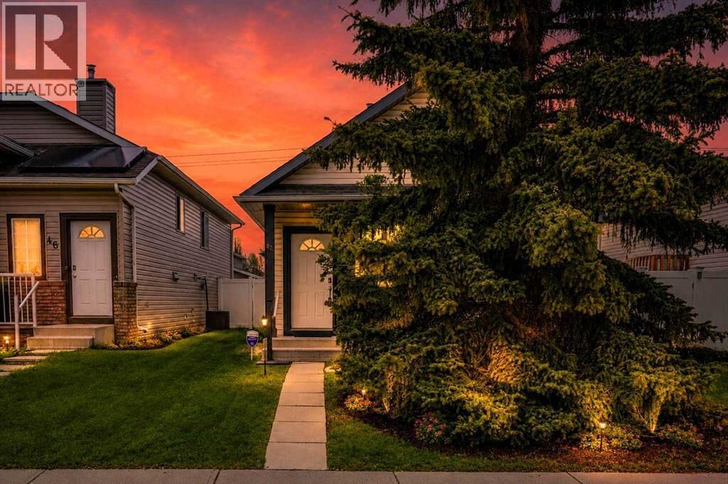 Property Photo:  42 Harvest Rose Circle Northeast  AB T3K 4M5 
