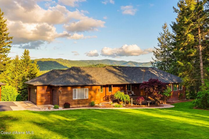 Property Photo:  37371 E Hayden Lake Rd  ID 83835 
