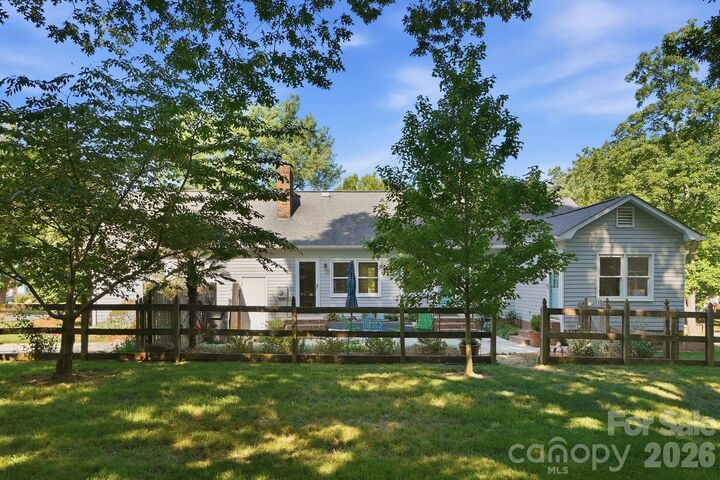 Property Photo:  1200 Beechdale Drive  NC 28212 
