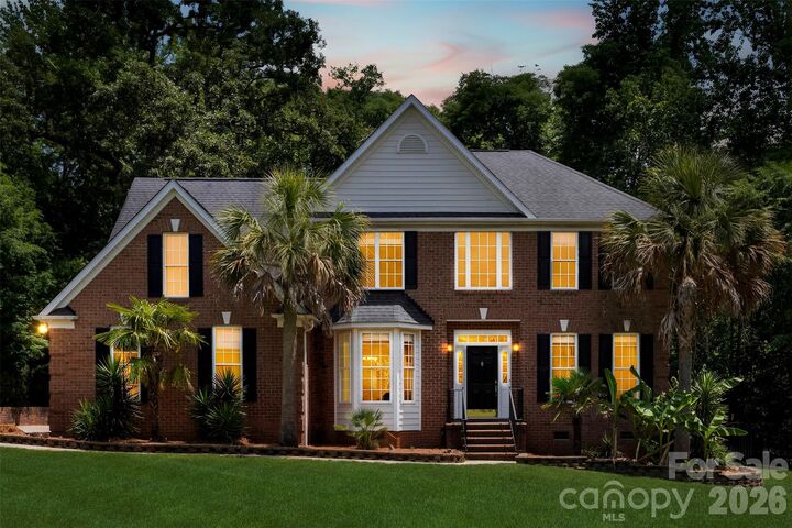 Property Photo:  6520 Hollow Oak Drive  NC 28227 