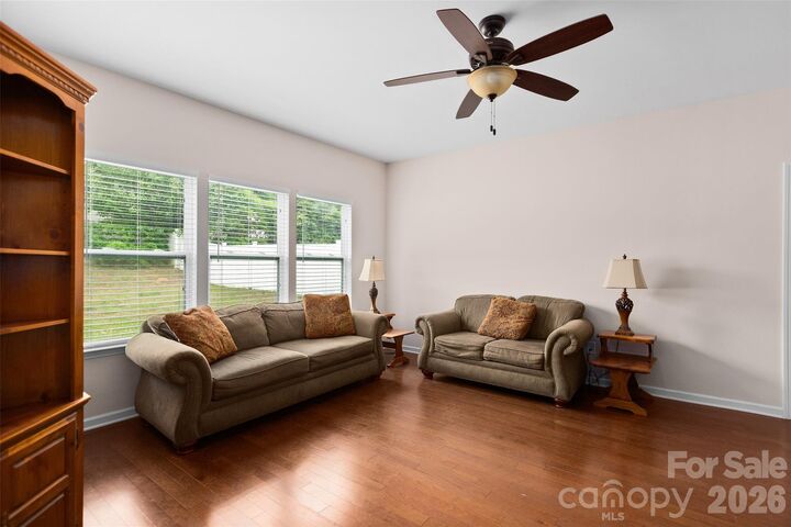 Property Photo:  427 Inlet Place Drive  NC 27127 