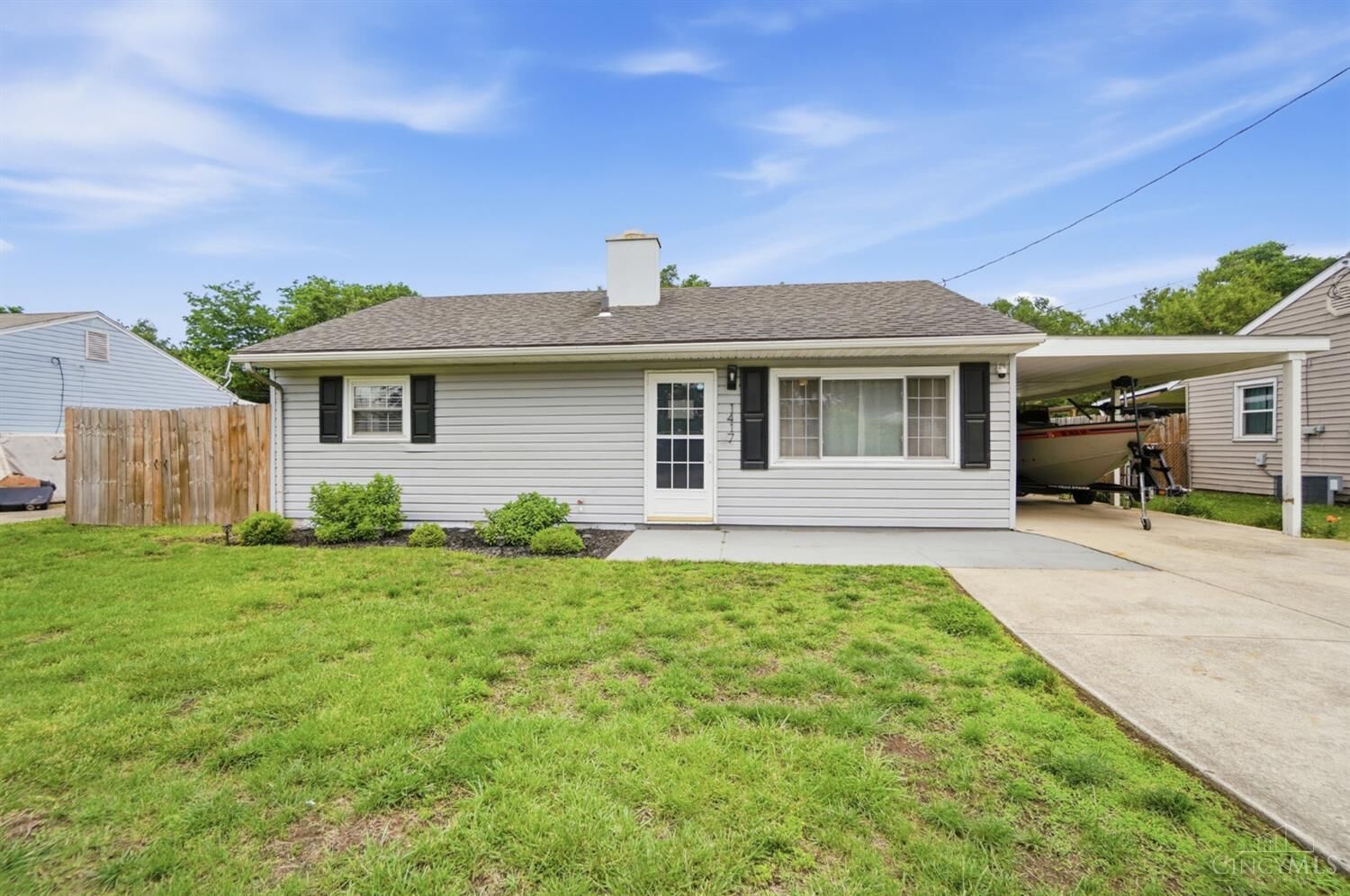 Property Photo:  1417 Pershing Avenue  OH 45044 